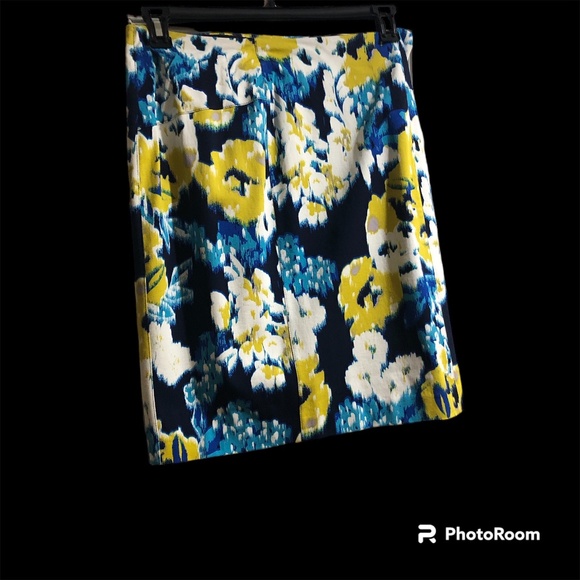 NEW LYSSE’ Charity Pencil Skirt Size Large Blue Yellow White Business Workwear - Picture 1 of 8